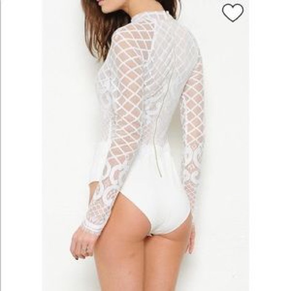L'atiste by Amy long sleeve lace bodysuit - Picture 7 of 9